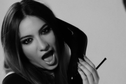 Zofi Consta: ‘Entre los dos’