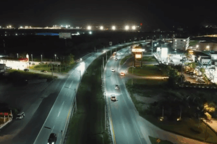 El Bulevar Turístico del Este brilla con el nombre de Frank Rainieri